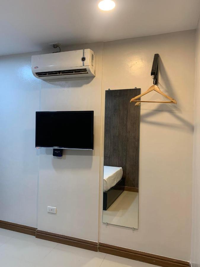 Maine City Residences Manila Bagian luar foto