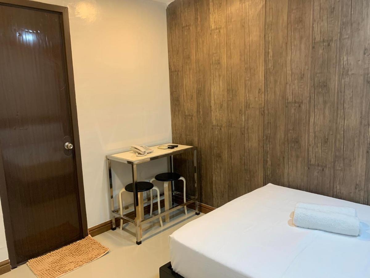 Maine City Residences Manila Bagian luar foto