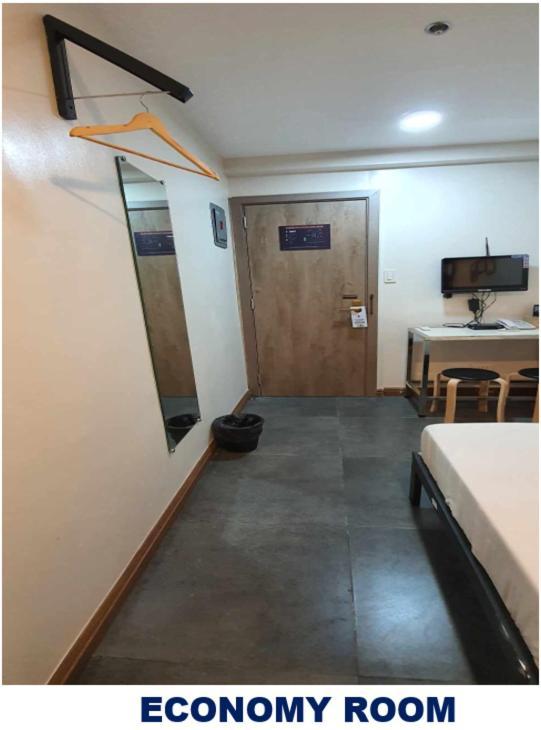 Maine City Residences Manila Bagian luar foto